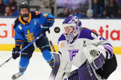 Shootout in St. Paul has Frost, Sceptres thinking goalies