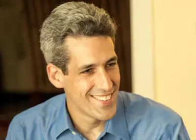 'We need Democrats who won't flinch': Biss joins growing roster for Schakowsky's seat