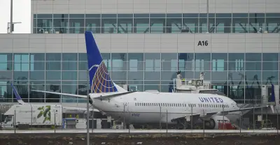Denver air traffic controllers had 2-minute communications outage, FAA official says