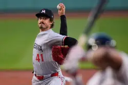 Twins lose to Red Sox, dropping fourth straight game